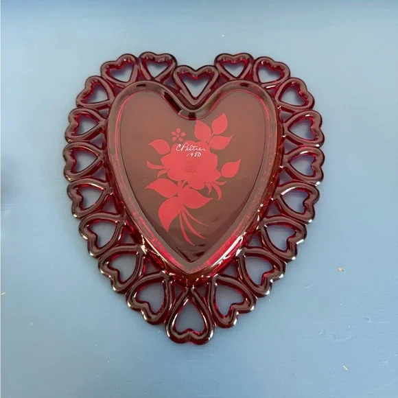 Westmoreland 1980 Vintage Heart Trinket Dish - Picture 2 of 2